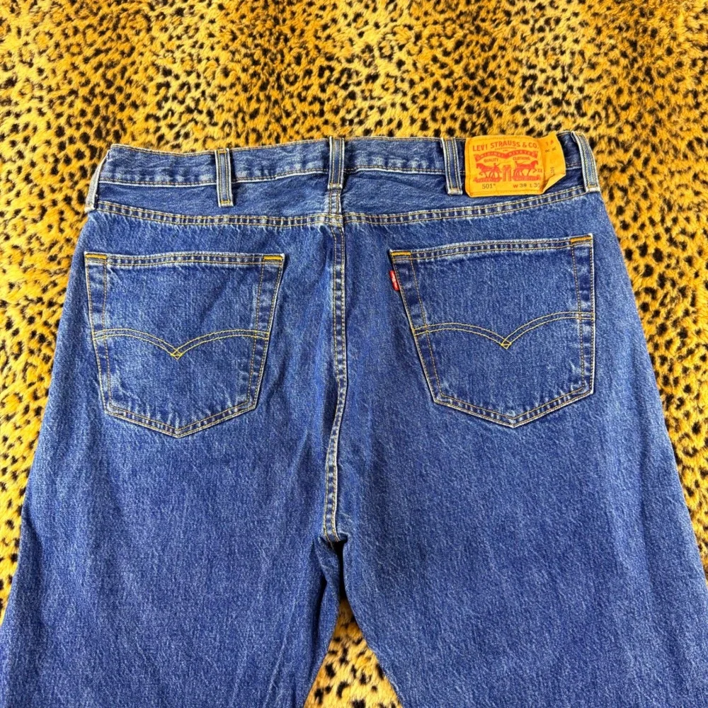 Levis 501 Original Fit Straight Leg Blue Denim Button Fly Jeans Mens 38x30